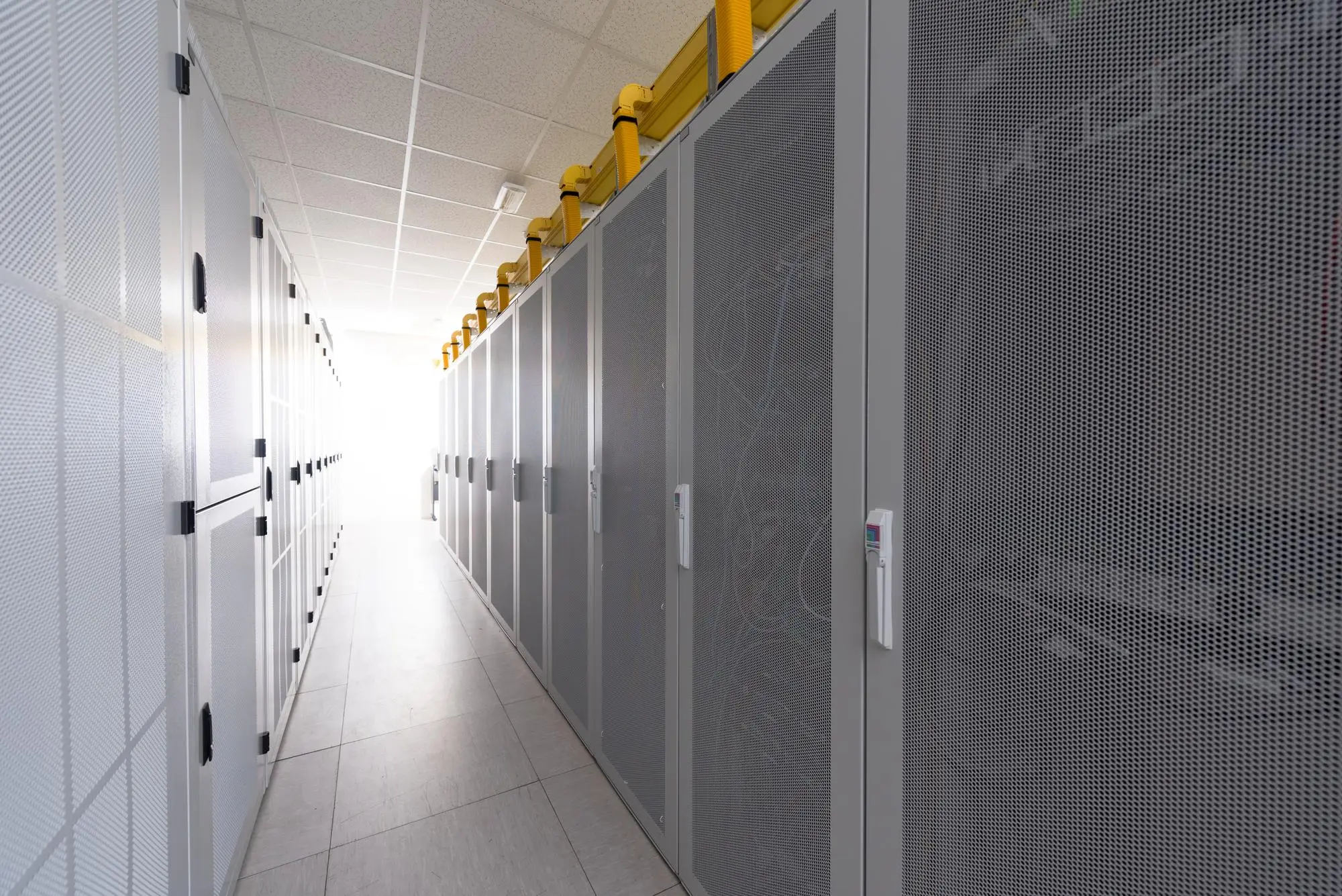 Data center servers supporting AI-driven investment technology